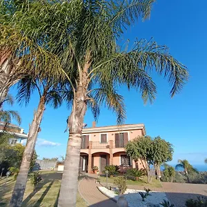 Frühstückspension Feluchia Tra Il Mare E Il Vulcano
